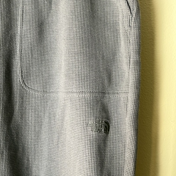 The North Face Men's army green Joggers - Picture 3 of 5